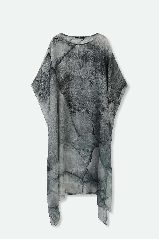 FREYA SILK KAFTAN IN PRINTED ITALIAN SILK VOILE STONEY GREY